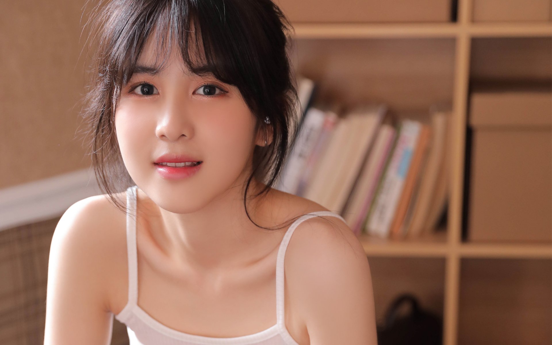 阿伊塔娜·邦马蒂蝉联女子金球奖，巴萨中场再创辉煌