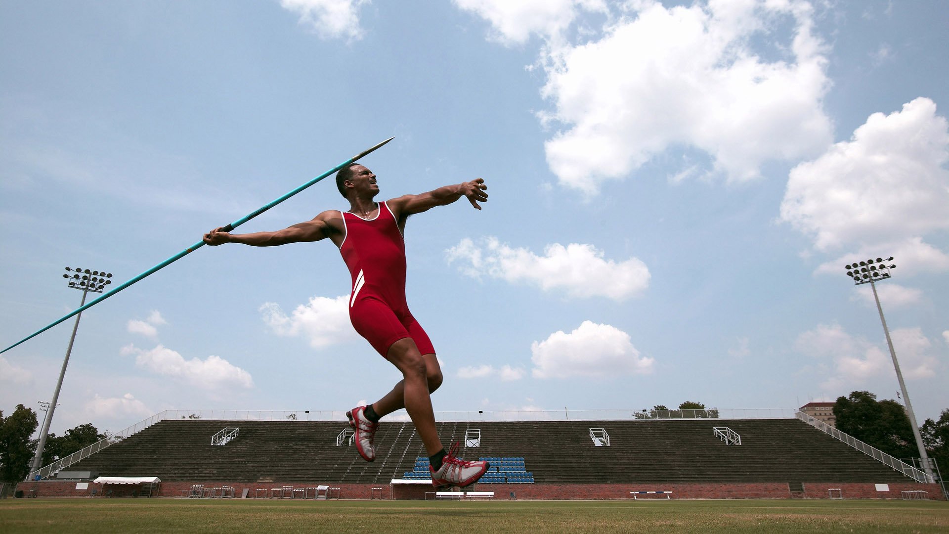“德甲最后几轮逐渐升温，夺冠仍悬未决”，德甲收官