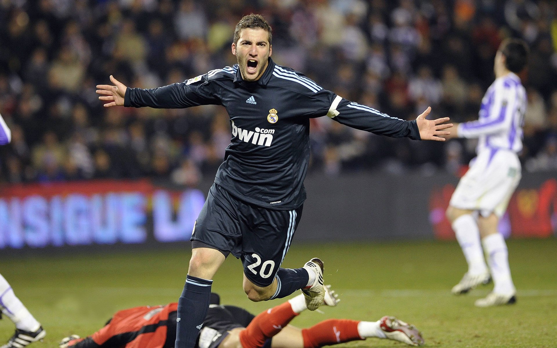 保持状态：冠军球队的赛季持续赢球秘诀，保持冠军心态